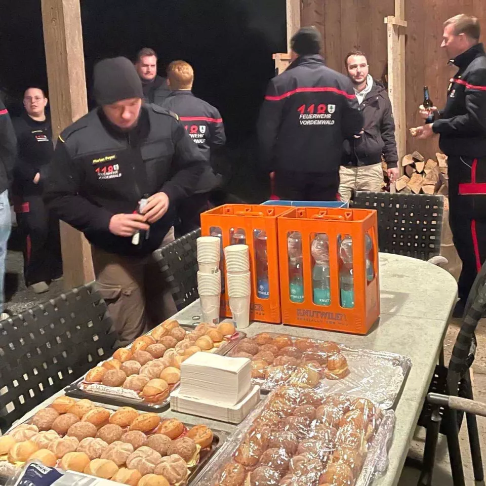 azb_news_feuerwehr-vordemwald-3.jpg azb_news_feuerwehr-vordemwald-3.jpg